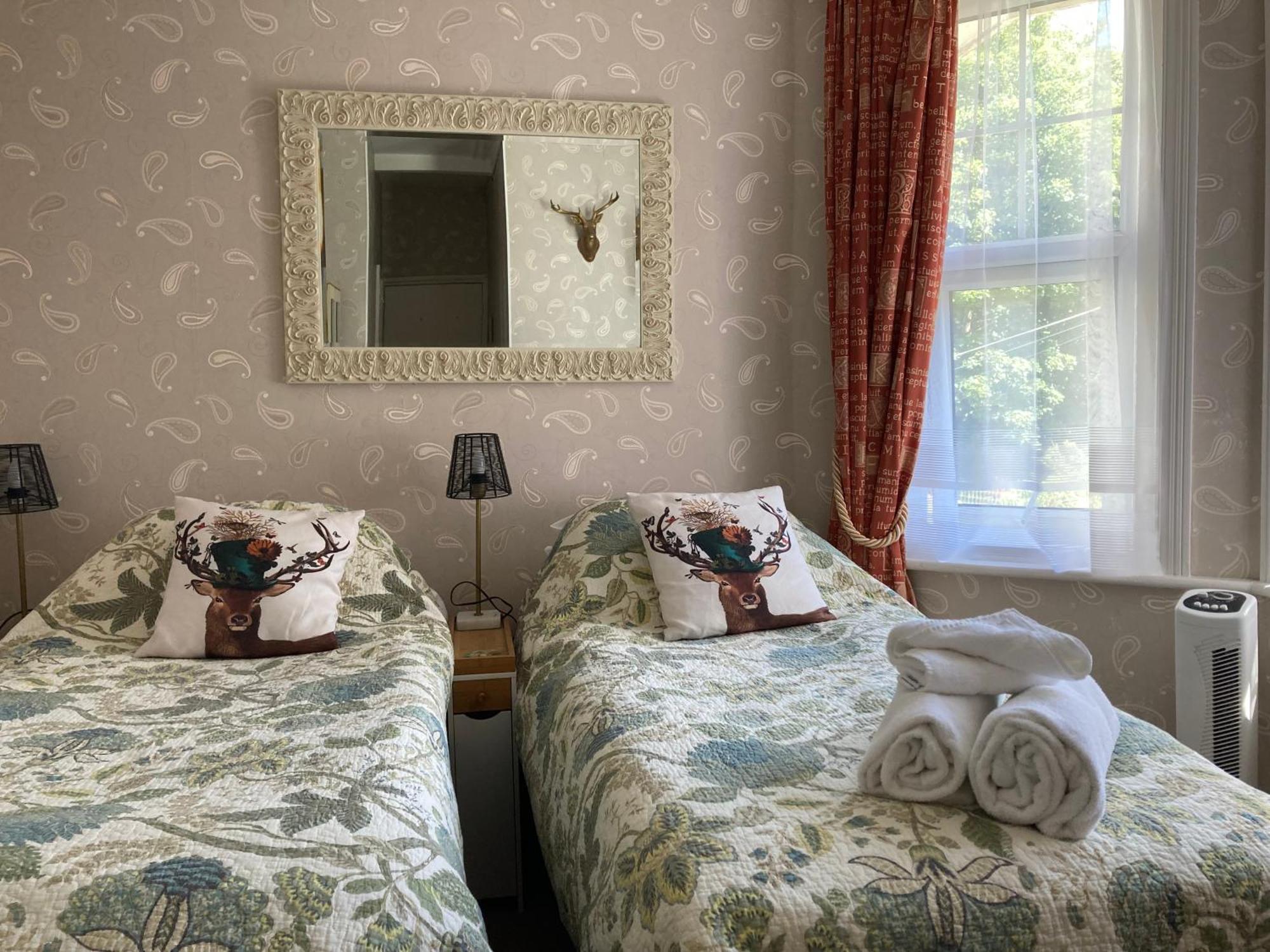 The Cherry Tree Guest House Истборн Екстериор снимка