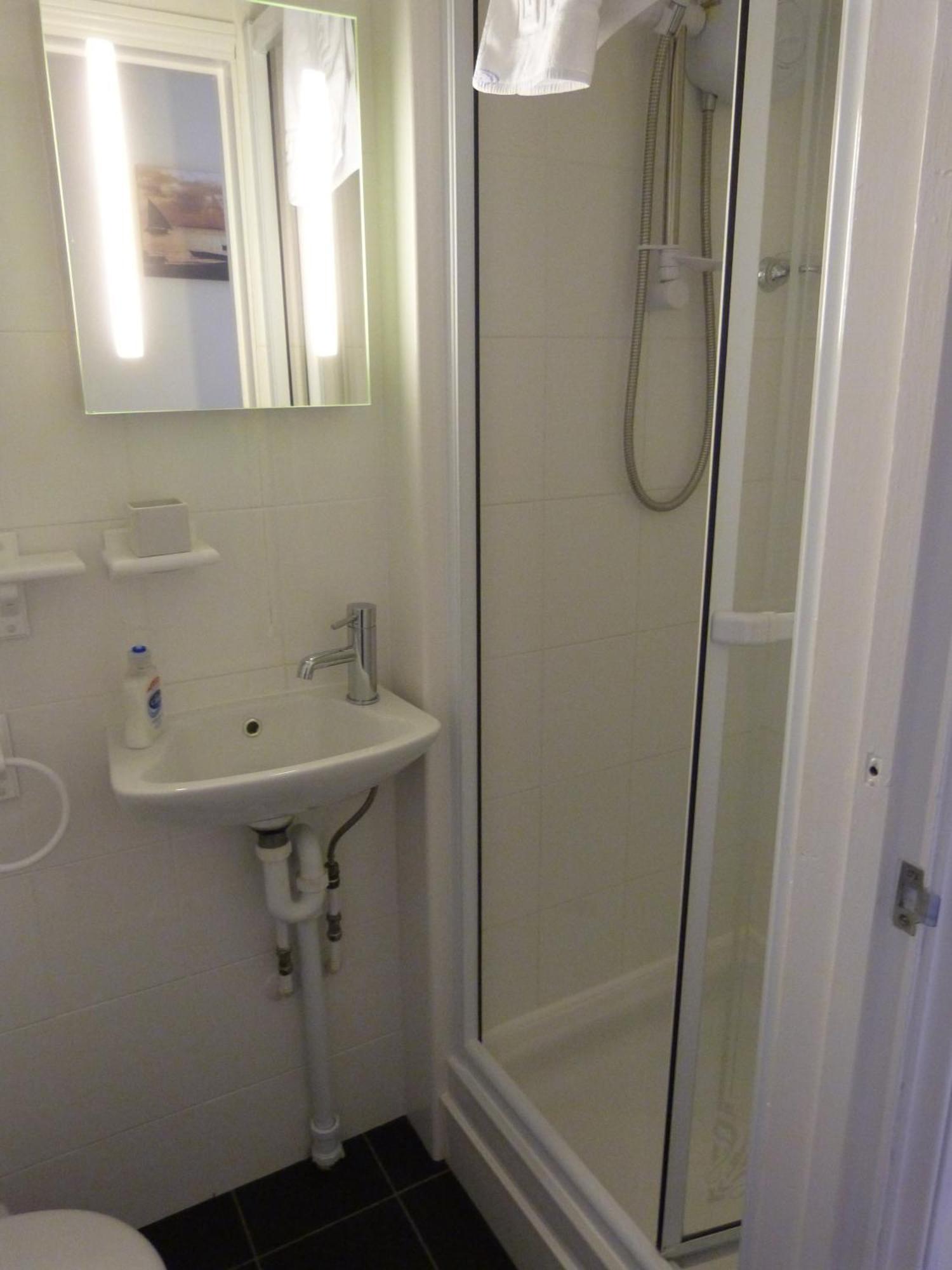 The Cherry Tree Guest House Истборн Стая снимка