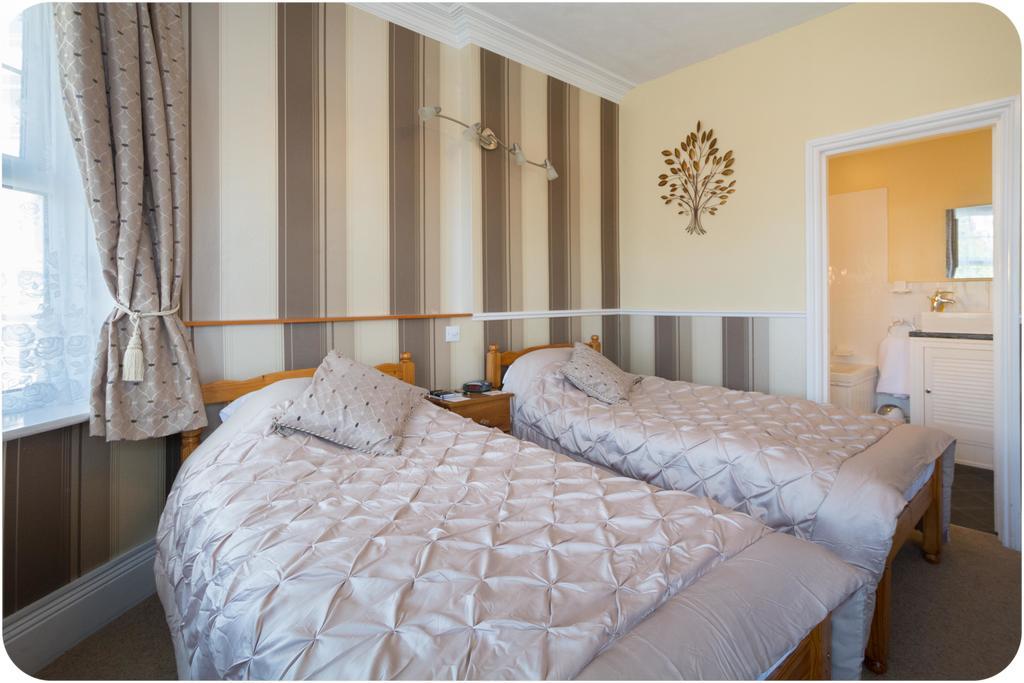 The Cherry Tree Guest House Истборн Екстериор снимка
