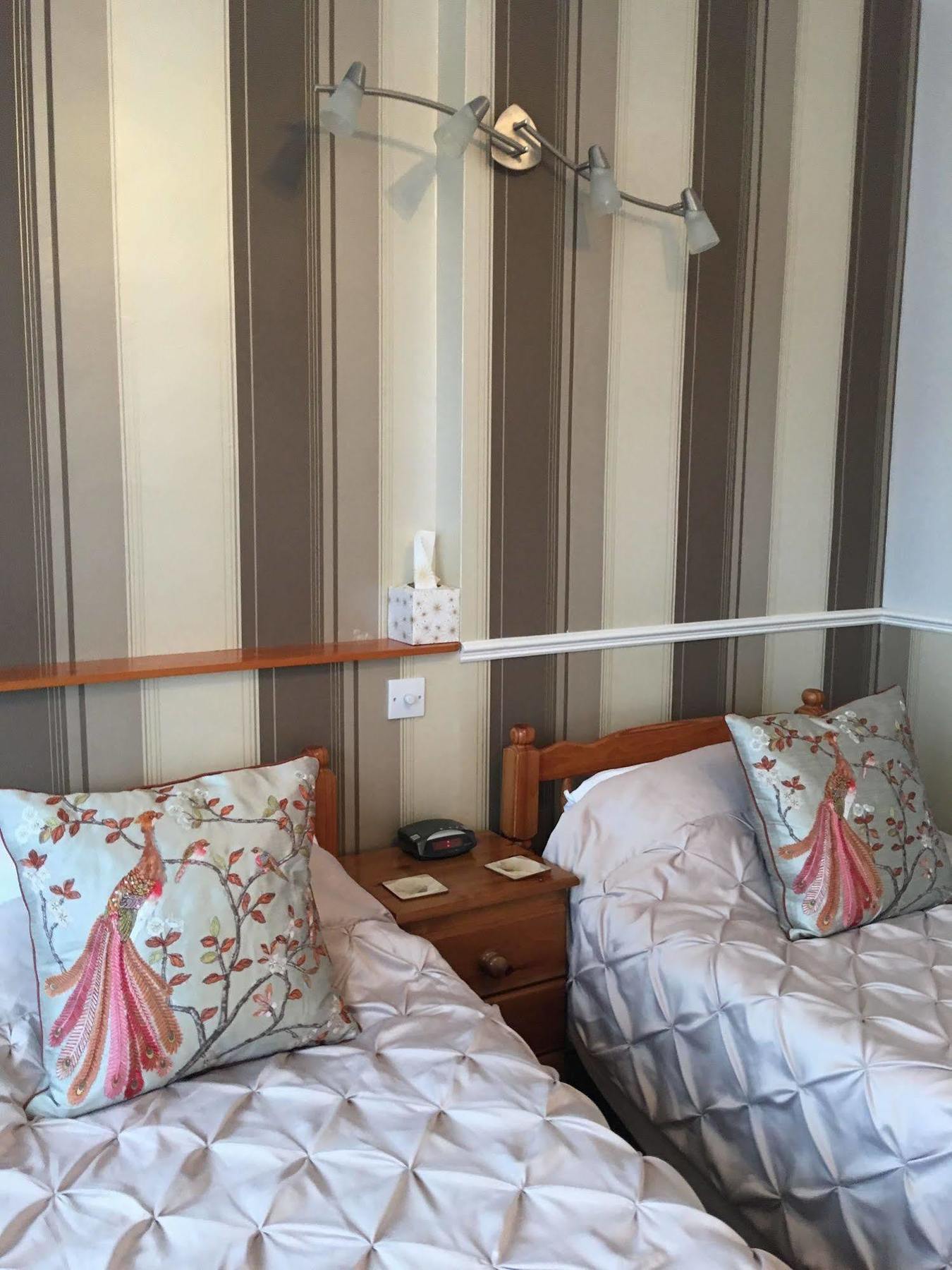 The Cherry Tree Guest House Истборн Екстериор снимка