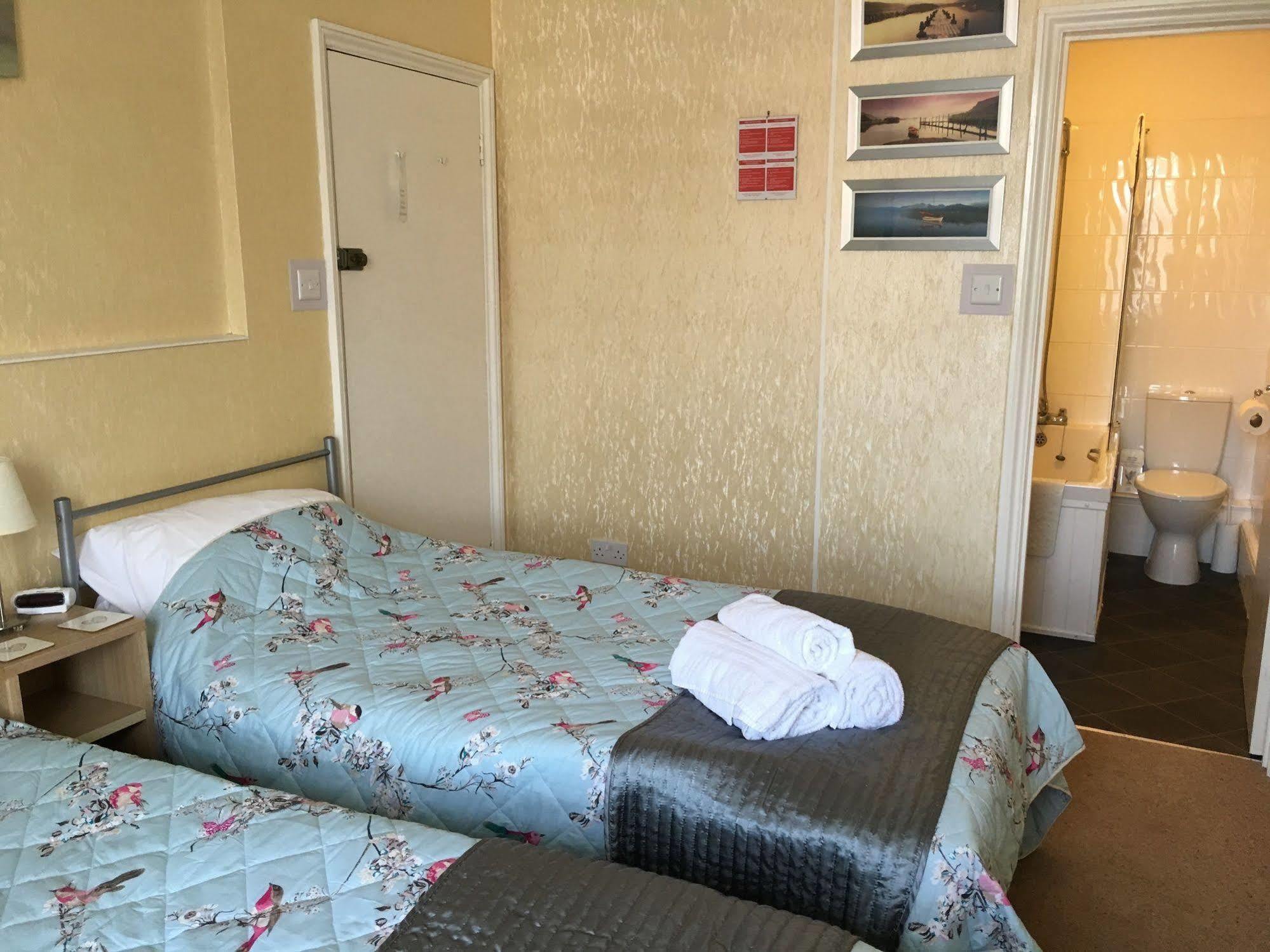 The Cherry Tree Guest House Истборн Екстериор снимка