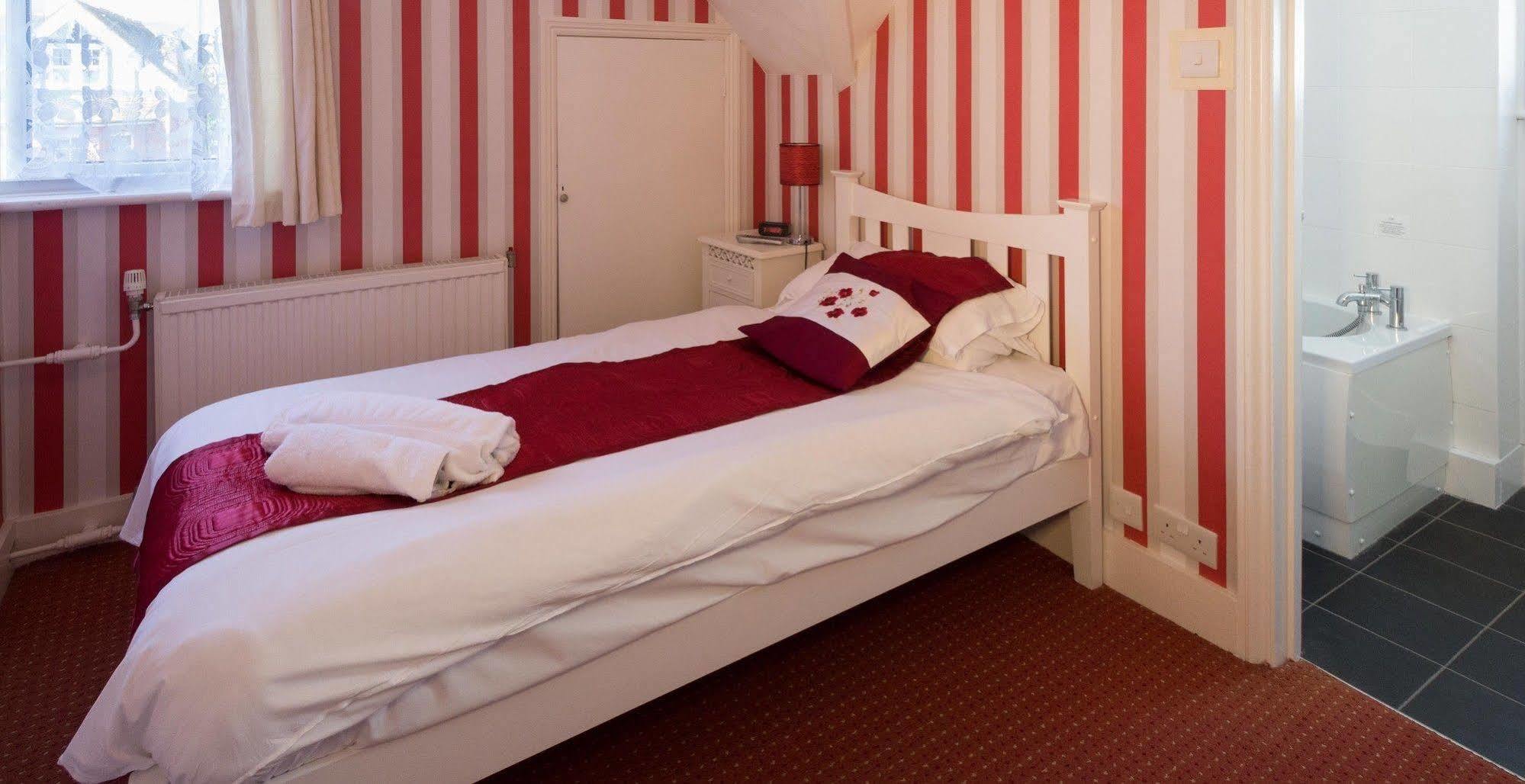 The Cherry Tree Guest House Истборн Екстериор снимка