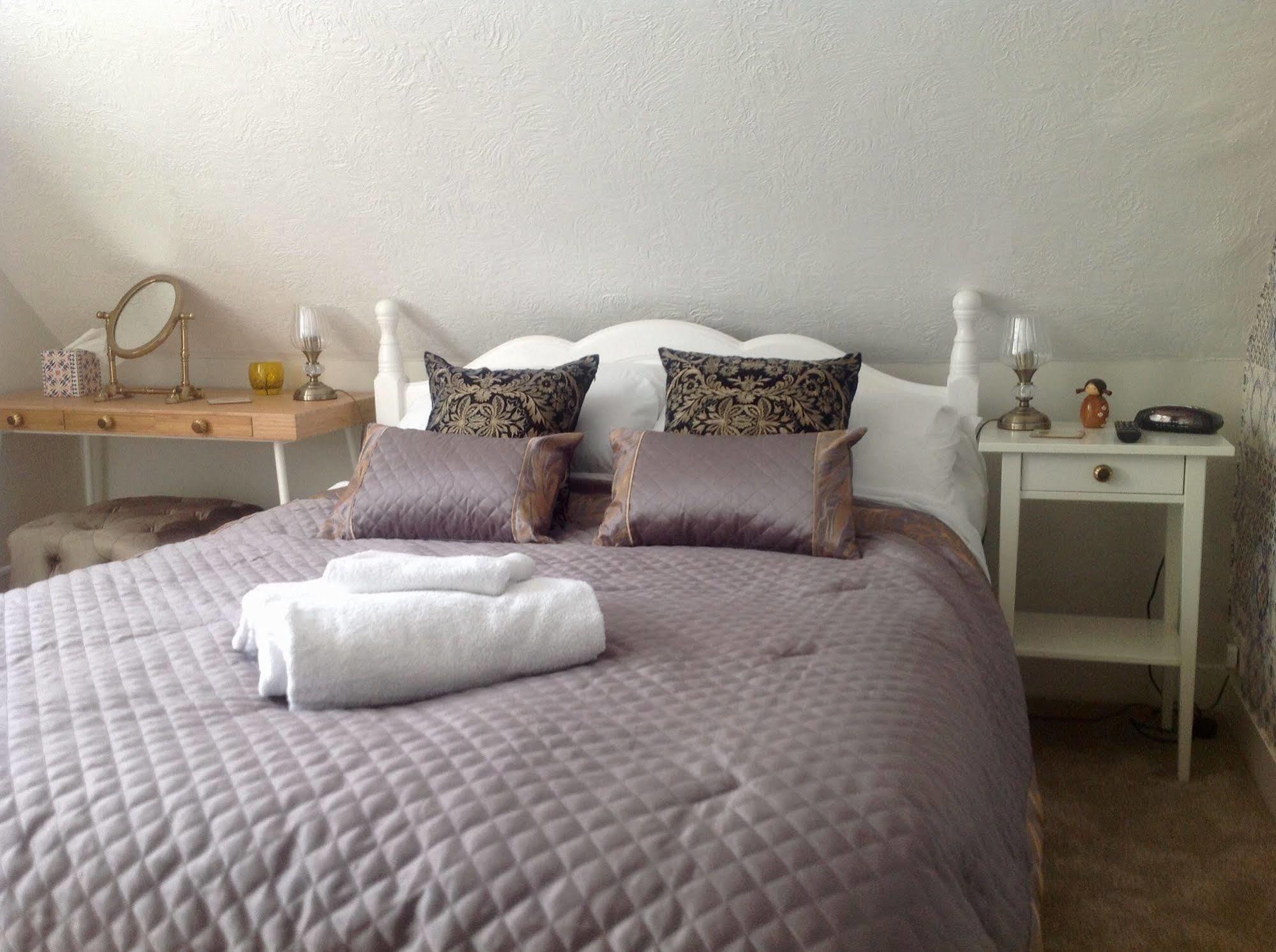 The Cherry Tree Guest House Истборн Екстериор снимка