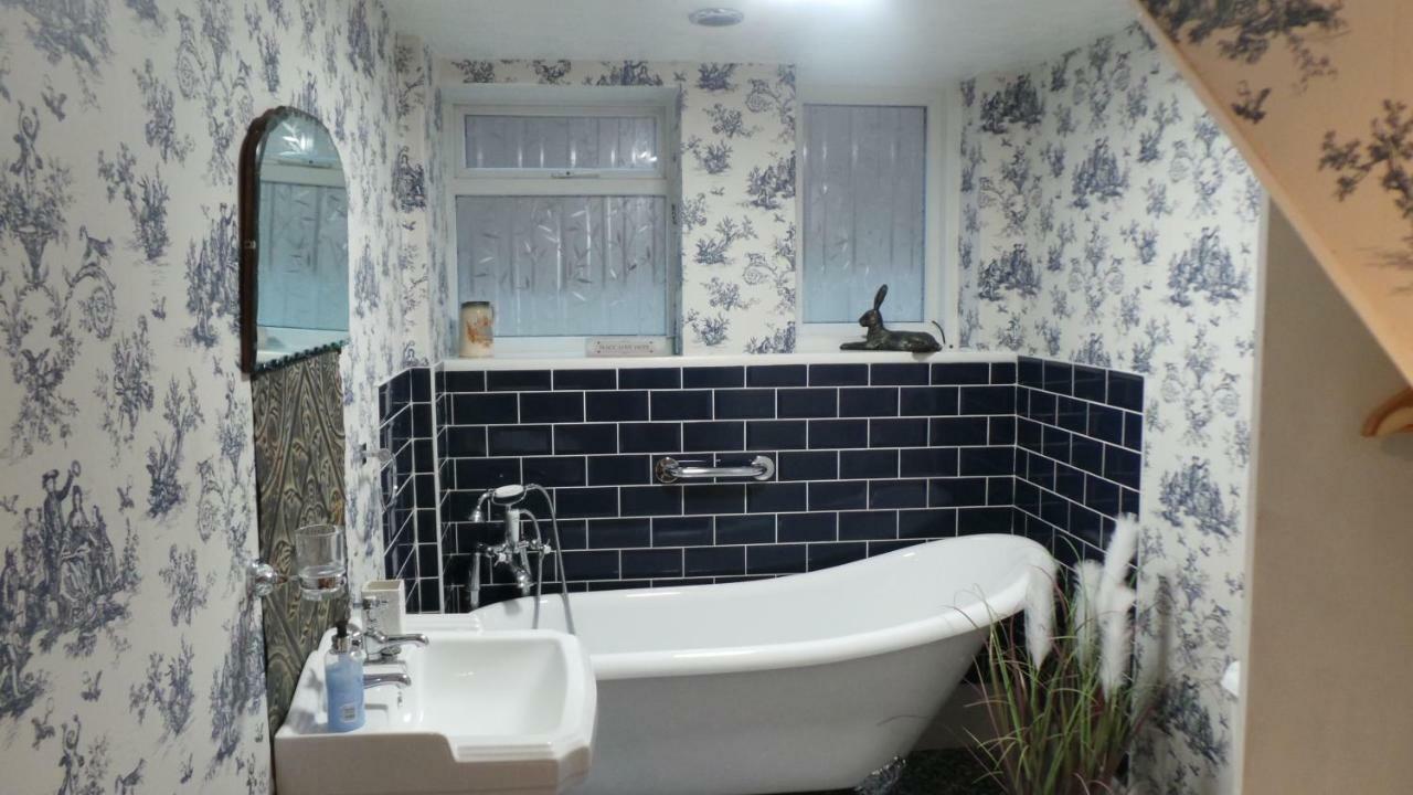 The Cherry Tree Guest House Истборн Екстериор снимка